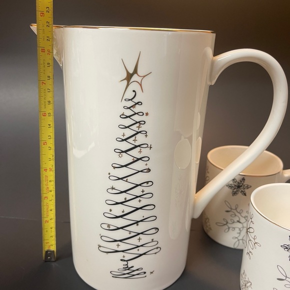 Servappetit Christmas Tree Pitcher with 3 Snowflake Mugs - Holiday Set - Picture 5 of 6